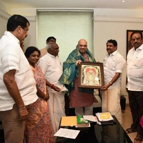 அமித் ஷாவுடன் நயினார் நாகேந்திரன்