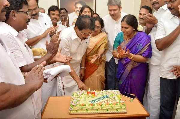 திமுக மாஜி அமைச்சருக்கு எதிராக களமிறங்கிய அதிமுக எம்எல்ஏ!
