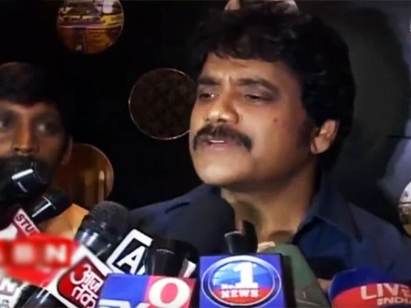 மைக்கை தள்ளிவிட்டு கோபமாக வெளியேறிய நாகார்ஜுனாவால் பரபரப்பு!