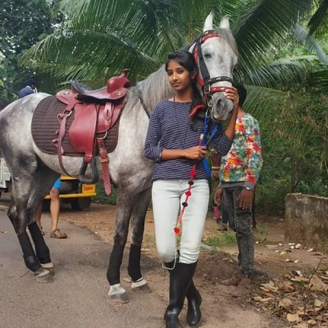 `இந்த வீடியோ வைரலாகத் தகுதியானது'- ஆனந்த் மஹிந்திராவை ஆச்சர்யப்பட வைத்த கேரள மாணவி