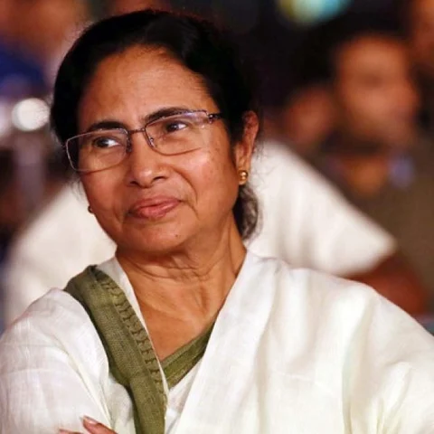 'உங்கள் முடிவு நாட்டைப் பேரழிவிலிருந்து காப்பாற்ற உதவும்'- சந்திரபாபு நாயுடுவை பாராட்டிய மம்தா