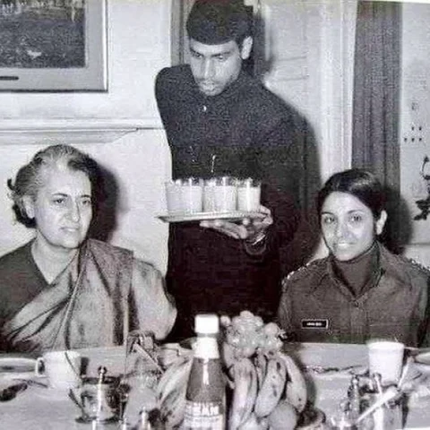 இந்திரா காந்தி காரை கிரண் பேடி அப்புறப்படுத்தியது உண்மையா..? காங்கிரஸ் ஐ.டி விங் அலப்பறை