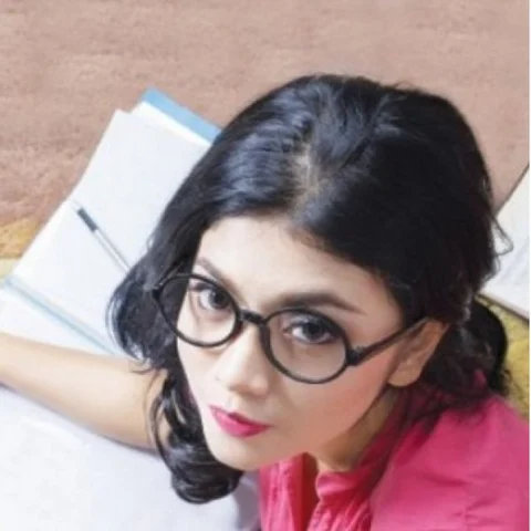 கண்ணாடி, கான்டாக்ட் லென்ஸ்... எது பெஸ்ட்? #EyeCare