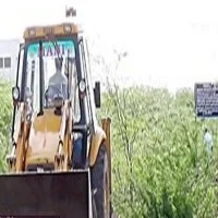 மு.க.அழகிரி பெயரில் ஆக்கிரமிக்கப்பட்ட கோவில் நிலம் மீட்பு!