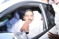 சென்னை வந்த ஆ.ராசாவுக்கு தொண்டர்களின் வரவேற்பு...