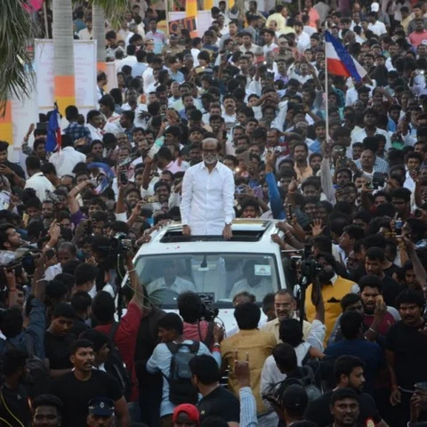 ”மோடியைப் பத்தி ரஜினி, கமல் பேசுவாங்களா? வெற்றிடம்கிறது தவறான சித்திரம்!” - சீறும் மக்கள் அதிகாரம்