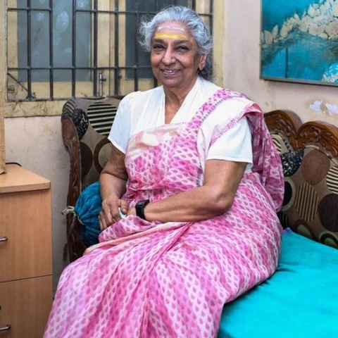 ``படிப்பே பிடிக்கலை... இசையும் பெரிசா கத்துக்கலை... கனவு மாதிரி இருக்குது!" எஸ்.ஜானகி 80 #HBD_SJanaki