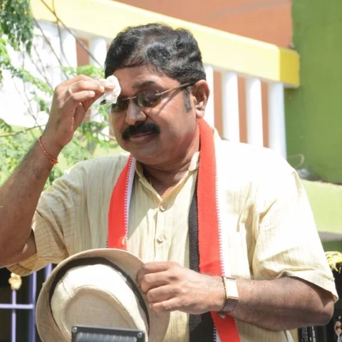 "அள்ளிய பல்லாயிரம் கோடியில் கிள்ளிக் கொடுப்பது இரண்டு ரூபாய்...!" தினகரன் பற்றிய அறப்போர் ஆதாரம்