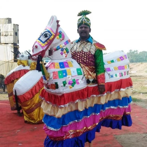``என் உயிர் இருக்கும்வரை கிராமியக் கலையை கற்றுக்கொடுப்பேன்!’’ - கலைமாமணி மோகன்