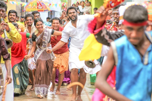 நல்ல படம் மக்களே... ஆனா, கபாலியை கலாய்ச்சது ஏன்? - 'மதுரவீரன்' விமர்சனம்