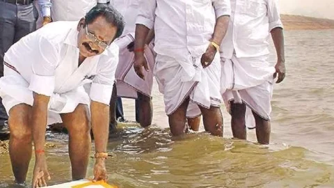 வைகை அணையை மூடும் தெர்மாகோல் திட்டம்
