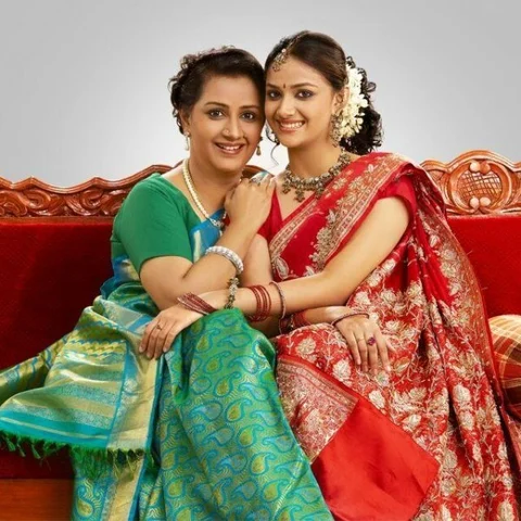 ``உன் கர்ப்பத்தில் சாவித்திரி பிறந்திருக்கிறாள்!" நெகிழும் கீர்த்தி சுரேஷ் அம்மா
