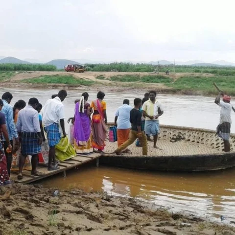 மீண்டும் உயிர்த்த மேட்டூர் அணை..! தொடங்கியது பண்ணவாடி பரிசல் போக்குவரத்து