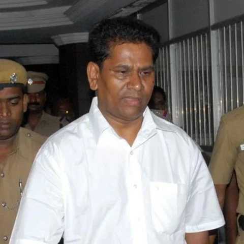 வருமானவரித்துறை ரெய்டு - லாட்டரி மார்ட்டின் ஊழியர் உடல் சடலமாக மீட்பு!