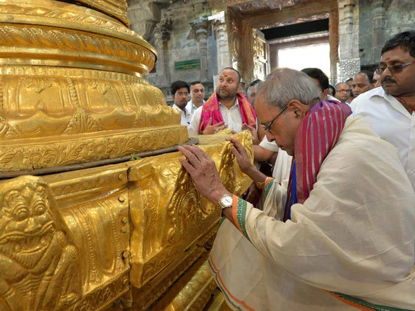குடும்பத்தினருடன் ஏழுமலையானைத் தரிசித்தார் குடியரசுத்தலைவர்