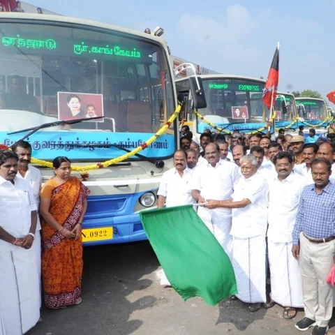 `ஸ்டாலின் நடத்தும் கிராமசபைக் கூட்டம் ஒரு நாடகம்!’ - வைத்திலிங்கம் எம்.பி விமர்சனம்