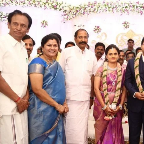 “பக்கத்துலேயே பொண்ணை வெச்சுக்கிட்டு ஒருவருஷம் வரன் தேடினோம்!” - ‘வீட்ல விசேஷங்க’ நிர்மலா பெரியசாமி #VikatanExclusive