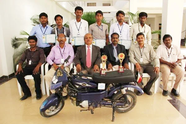 மாற்றுத் திறனாளிகளுக்காக மாத்தியோசித்த கல்லூரி மாணவர்கள்!