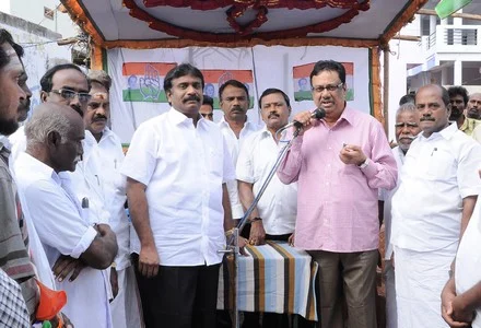 தூத்துக்குடியில் இளங்கோவன் ஆதரவாளர்கள்-போலீசார் மோதல்!