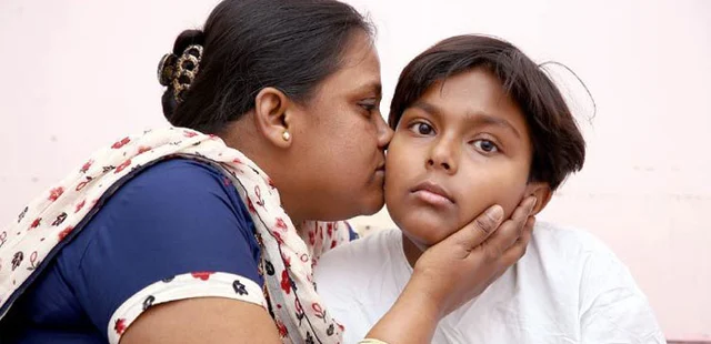 மகள் உயிரைக் காப்பாற்றத் துடிக்கும் தாய்! #SaveSrijani