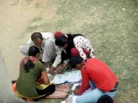 மாணவர்களுக்கு பிட் கொடுக்கும் மாஃபியாக்கள்: இது உ.பி. ஸ்டைல்