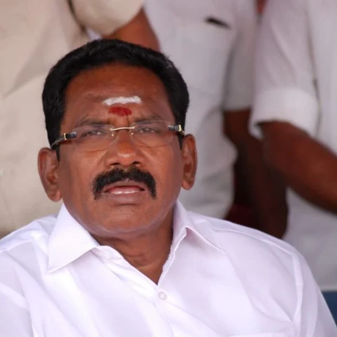 `தி.மு.க-வில் இணைவது தற்கொலைக்குச் சமம்!’ - செல்லூர் ராஜு