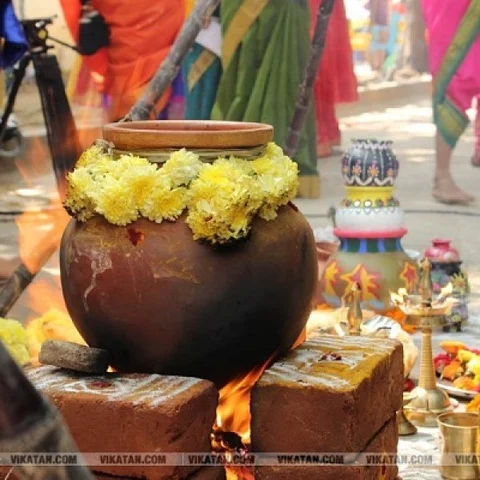 ``எங்க ஊரு பொங்கச் சீர்...'' விவரிக்கிறார் அருப்புக்கோட்டையைச் சேர்ந்த மணிமேகலை.