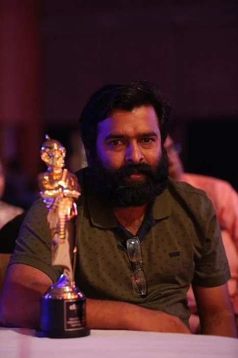 விகடன் பற்றி விஜய்.. ரஜினியாய் மாறிய சிவகார்த்திகேயன்! #AnandaVikatanCinemaAwards