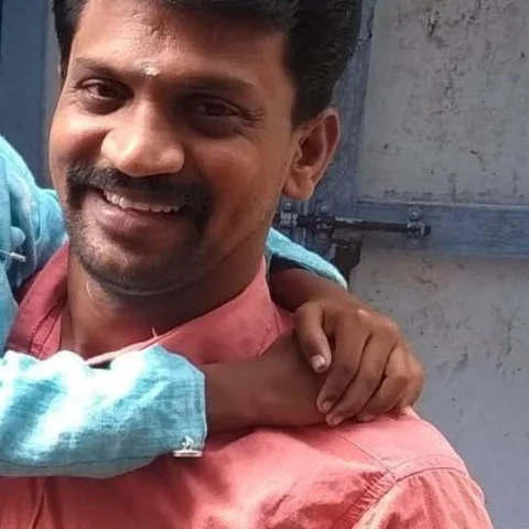 கமுதியில் ஜவுளி வியாபாரி வெட்டிக் கொலை - போலீஸ் விசாரணை!