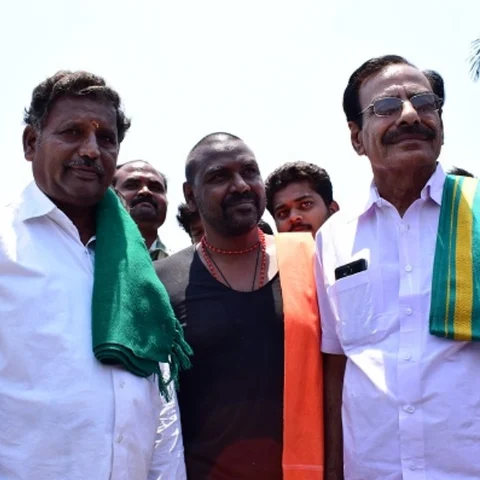 ‘சொல்லாதே செய்!' - விவசாயிகளுக்காகக் கண் கலங்கும் நடிகர் ராகவா லாரன்ஸ்