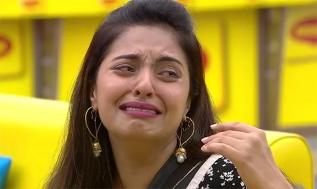 மும்தாஜின் மும்பை ஃப்ளாஷ்பேக்... ஜனனியின் ஸ்மார்ட் தங்கை! #BiggBossTamil2