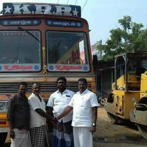 `எனக்குள்ள உணர்த்துச்சு'- 2 இளம் பெண்களின் உயிரைக்காப்பாற்றிய லாரி டிரைவர் நெகிழ்ச்சி
