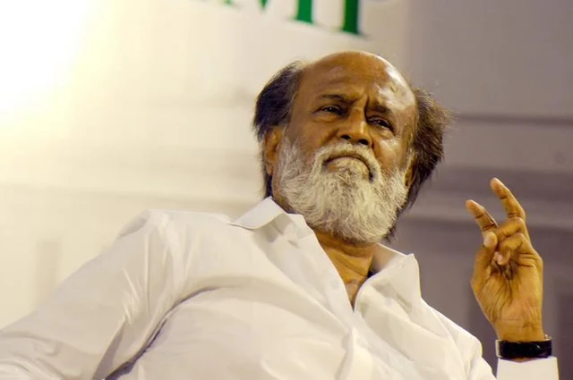 `யார் யார்... ஜெயிப்பா?' - `தர்பார்' பிரேக்கில் ரஜினியின் டிஸ்கஷன்