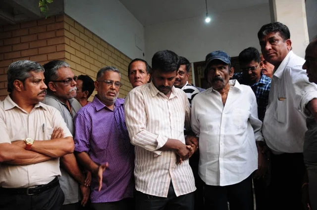 Goundamani pays tribute to Crazy Mohan