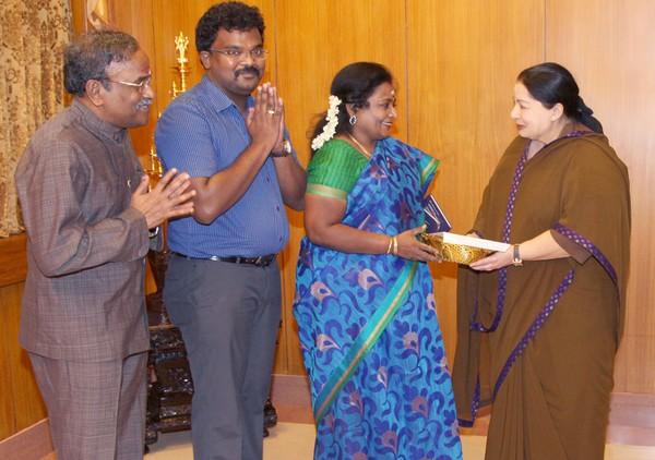 ``என் பையன் கோஷம் போடலை; நடந்தது எங்க குடும்ப பர்சனல்!" - விமான நிலைய சர்ச்சை குறித்து தமிழிசை