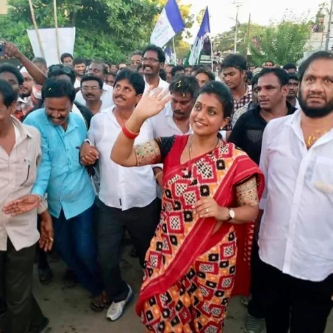 `விரக்தியில் இருந்த ரோஜாவுக்கு முக்கிய பொறுப்பு!' - முற்றுப்புள்ளி வைத்த ஜெகன்