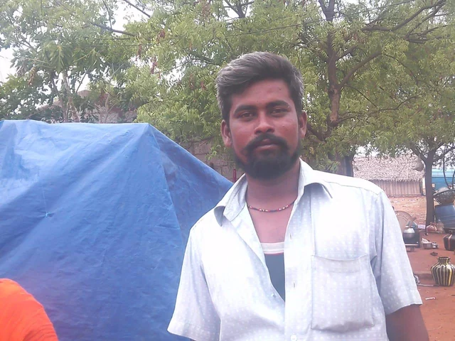 அடிப்படை வசதியில்லாத விருதுநகர் மொட்டைமலை கிராமம்! அவஸ்தையில் நாடோடியின மக்கள்!