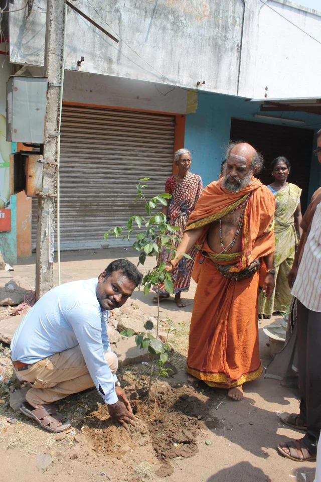 நெகிழி அரக்கனுக்கு எதிராகக் களமிறங்கிய சாரநாதப் பெருமாள் ஆலய நிர்வாகம்... இன்று உலக சுற்றுச்சூழல் தினம்!