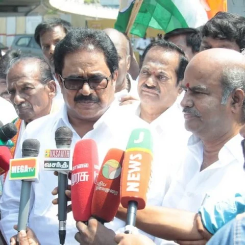 `குறுக்க புகுந்து ஏதோ கேட்டுக்கிட்டு இருக்கீங்க!'- கேள்வியால் கடுகடுத்த திருநாவுக்கரசர்