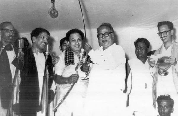 காணாமல்போன மராத்தி சினிமா; கோடிகளில் புரளும் தமிழ் சினிமா... மொழியே அரசியல்!