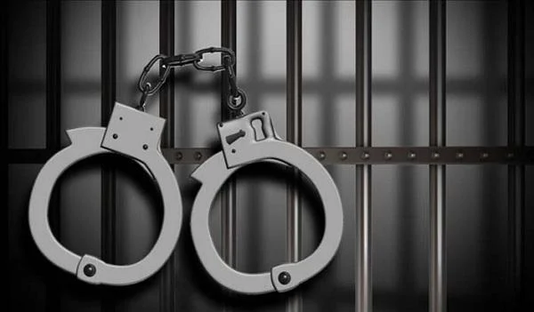 `ஐபோன் மட்டும் இருந்தா நம்ம லெவலே வேற..!’ -டிக் டாக் மோகத்தால் கைதான இளைஞர்