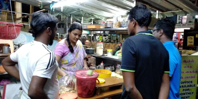 மொறு மொறு தட்டுவடை செட் வெறும் பத்து ரூபாய்தான்! - சேலத்தைக் கலக்கும் ஆரோக்கிய உணவு #MyVikatan