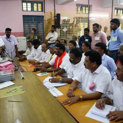 திருமாவளவன் முதல் அன்புமணி வரை..! - விஐபி வேட்பாளர்கள் நிலை என்ன?