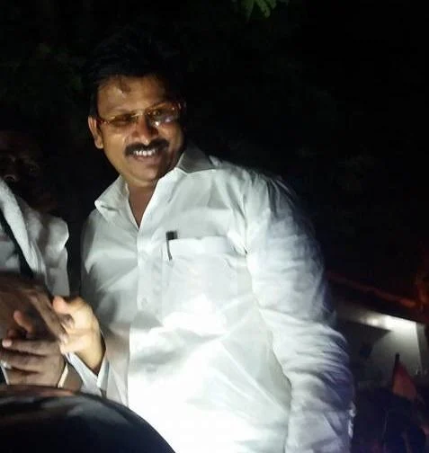 சீட் வாங்க போட்டி... வாட்ஸ் அப் மூலம் எதிராளிகளை மிரட்டும் தி.மு.க-வினர்!