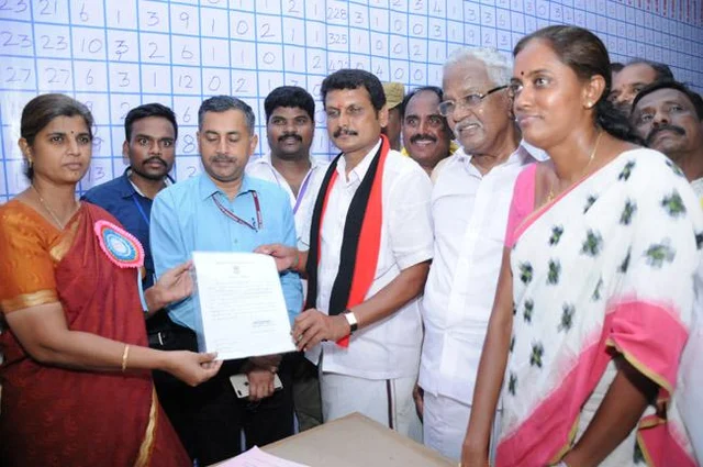 `விஜயபாஸ்கர் எப்போ ராஜினாமா பண்ணுவார் கேட்டு சொல்லுங்க!’ - கலாய்க்கும் செந்தில் பாலாஜி