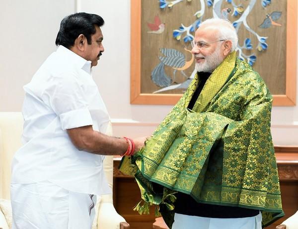 `தி.மு.க.வை சமாளிக்க நம்மில் ஒருவர் மத்திய அமைச்சராவது அவசியம்!' அ.தி.மு.க-வின் 2 சாய்ஸ் யார் யார்?