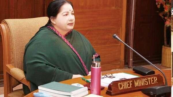 ``எங்களுக்கு வழி விடுங்கள்; இல்லையேல் இடையூறு செய்யாதீர்கள்!" - விஜயசாந்தி