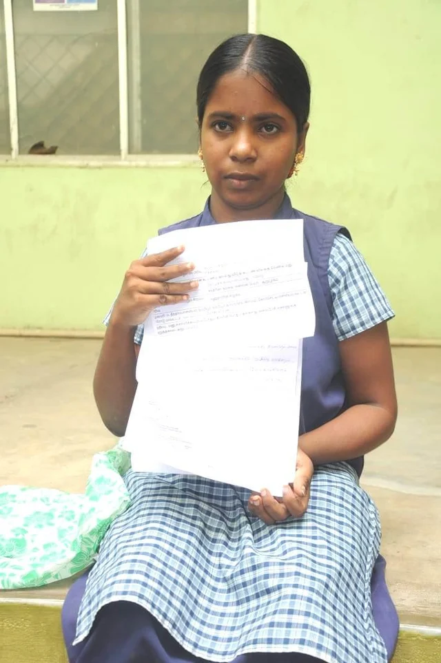 ‘கலங்கி நின்ற மாற்றுத்திறனாளி மாணவி, கைகொடுத்த கலெக்டர்!’ - ஈரோட்டில் நெகிழ்ச்சி