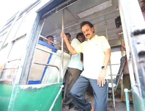 `சர்வாதிகார நடவடிக்கை என்ற பெயர் வந்துவிடக் கூடாது!' - ஸ்டாலினின், 8 பேர் கமிட்டியால் கொதிக்கும் உடன்பிறப்புகள்