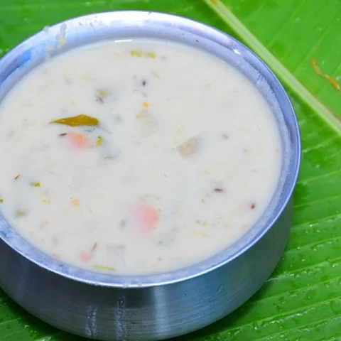 இடியாப்பத்துக்கு செம சைட் டிஷ்... நெல்லை ஸ்பெஷல் சொதிக்குழம்பு! #MyVikatan